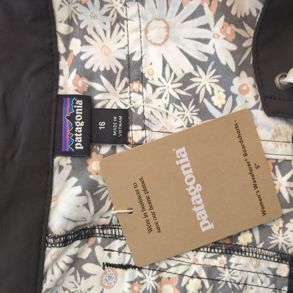 Patagonia Women's Wavefarer Board Shorts 5'' Primavera Ink Black Vacation Beach - Picture 6 of 8